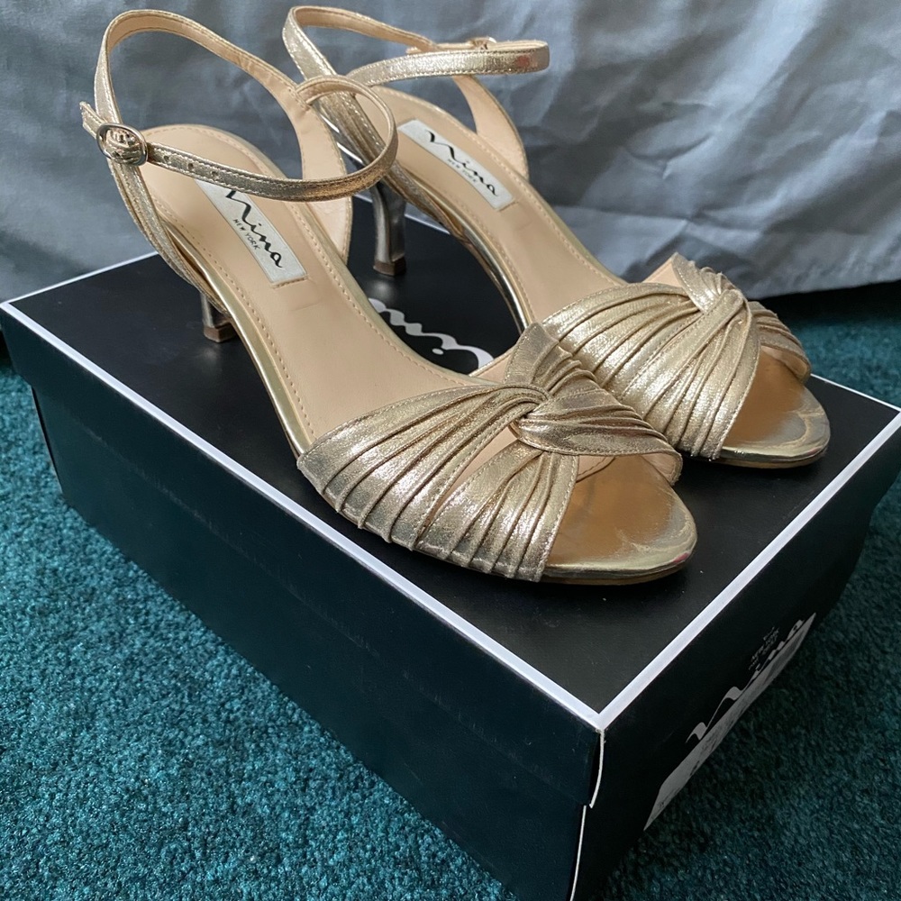 Nina Camille Gold Sz6.5 Heel